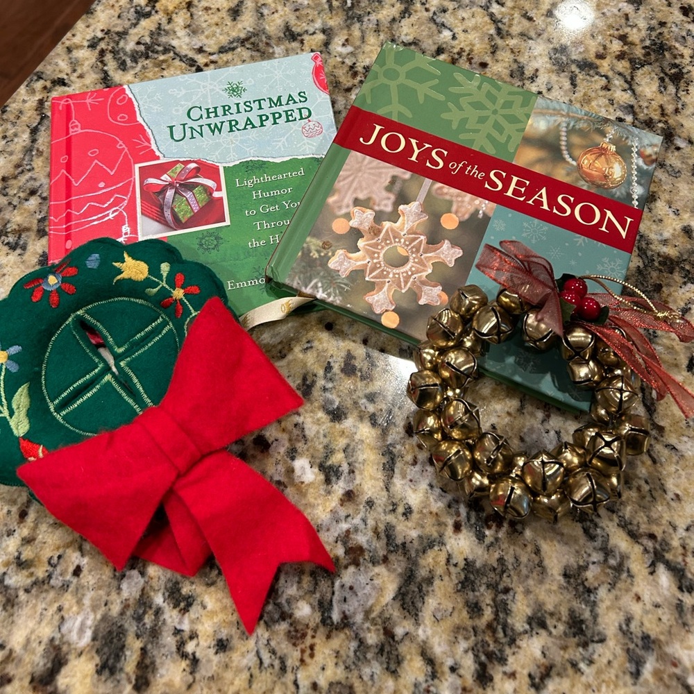 Christmas Books and Door Knob Decor Set
